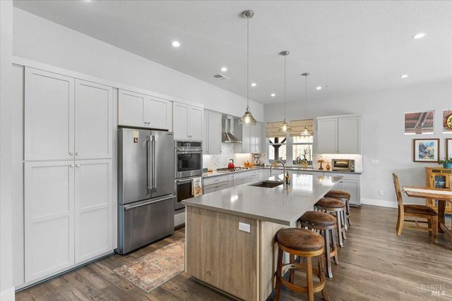 573 Misty Ct, Santa Rosa, CA 95403