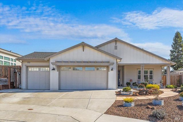 573 Misty Ct, Santa Rosa, CA 95403