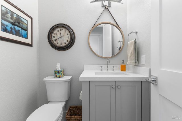 573 Misty Ct, Santa Rosa, CA 95403