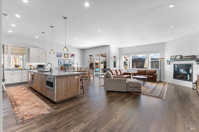 573 Misty Ct, Santa Rosa, CA 95403