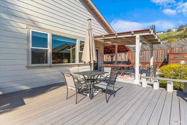 573 Misty Ct, Santa Rosa, CA 95403