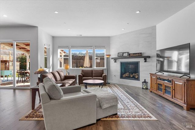 573 Misty Ct, Santa Rosa, CA 95403