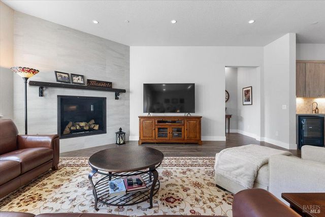 573 Misty Ct, Santa Rosa, CA 95403