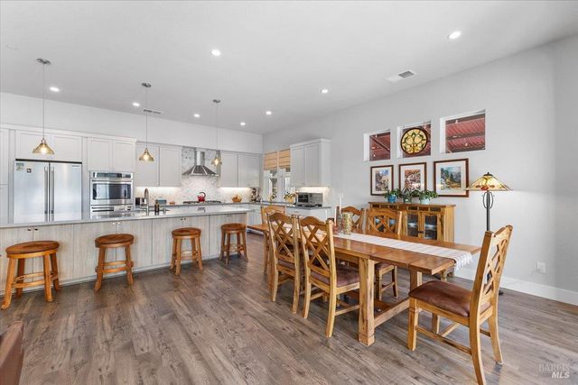 573 Misty Ct, Santa Rosa, CA 95403