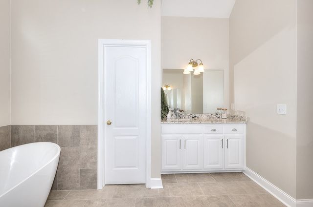 2385 Amberbrook Lane, Grayson, GA 30017