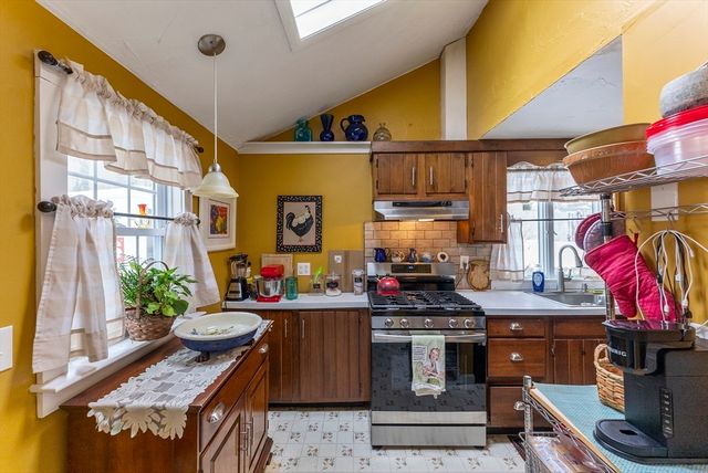 24 East Rd, Mashpee, MA 02649