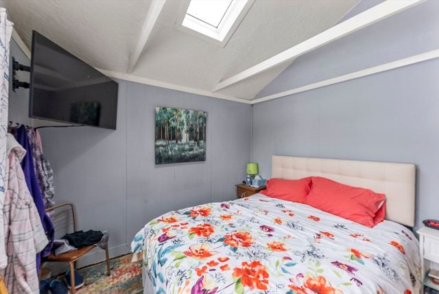 24 East Rd, Mashpee, MA 02649