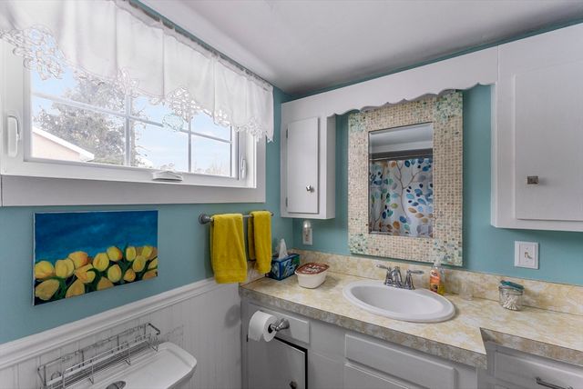 24 East Rd, Mashpee, MA 02649