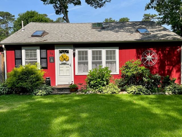 24 East Rd, Mashpee, MA 02649