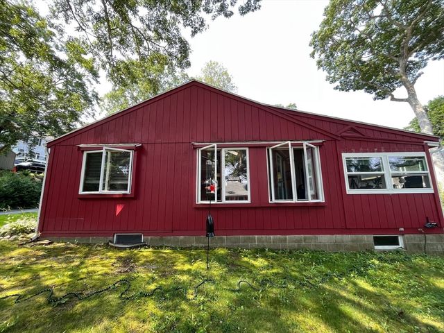 24 East Rd, Mashpee, MA 02649