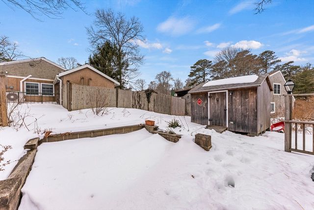 24 East Rd, Mashpee, MA 02649