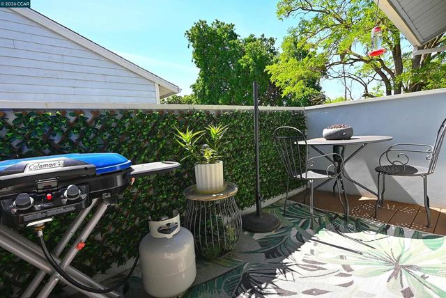 94 Elder Dr H, Pacheco, CA 94553