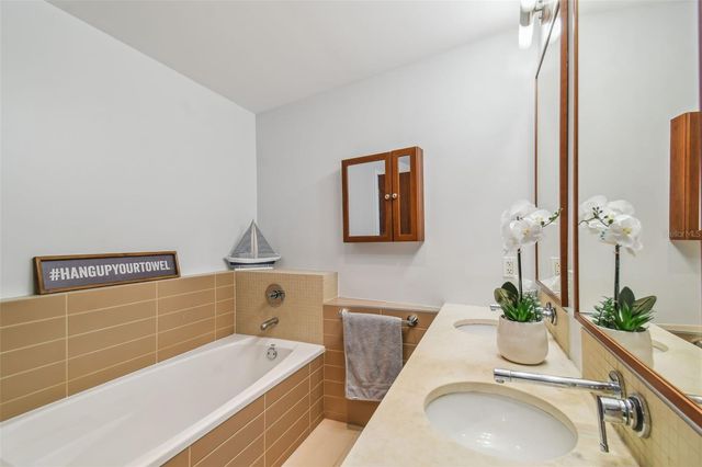 912 CHANNELSIDE DRIVE 2504, Tampa, FL 33602