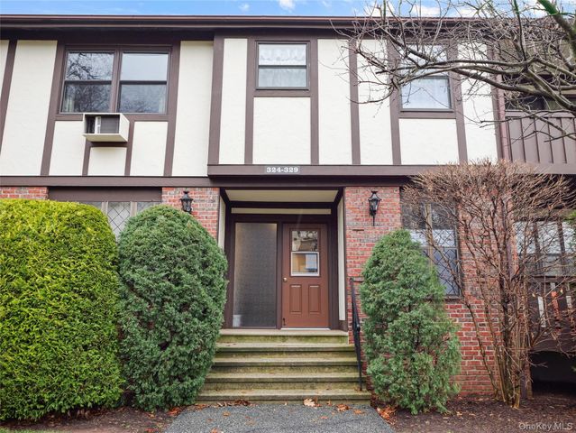 327 Sierra Vista Lane, Valley Cottage, NY 10989