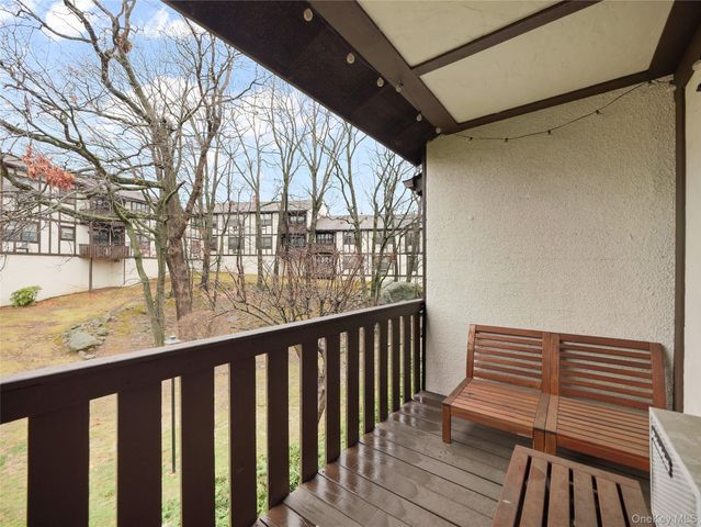 327 Sierra Vista Lane, Valley Cottage, NY 10989