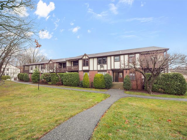 327 Sierra Vista Lane, Valley Cottage, NY 10989