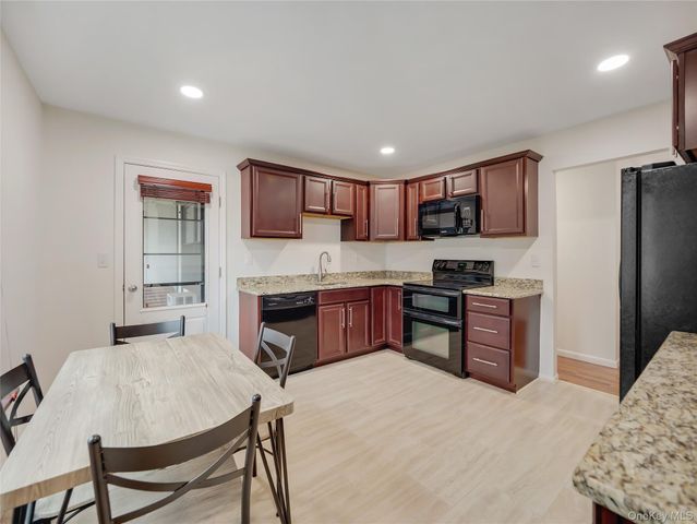 327 Sierra Vista Lane, Valley Cottage, NY 10989