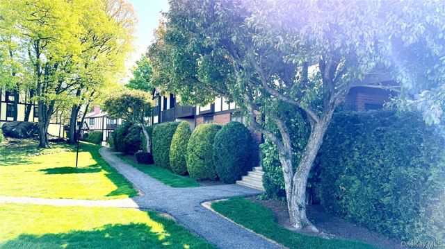 327 Sierra Vista Lane, Valley Cottage, NY 10989