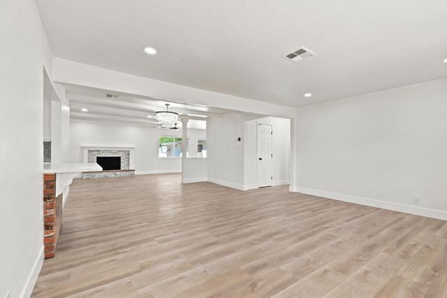1611 Cameo Way, Modesto, CA 95350
