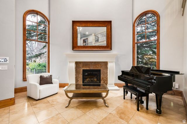 5083 S CLARENDEN PL, Holladay, UT 84117