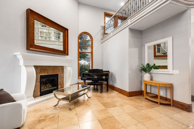 5083 S CLARENDEN PL, Holladay, UT 84117