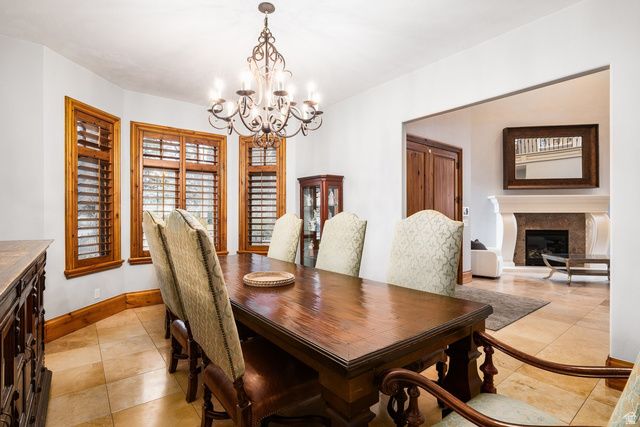 5083 S CLARENDEN PL, Holladay, UT 84117