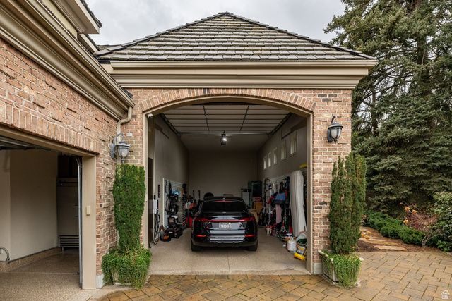 5083 S CLARENDEN PL, Holladay, UT 84117