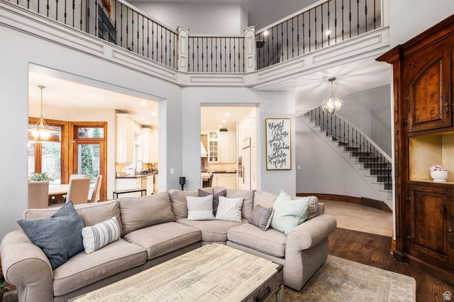 5083 S CLARENDEN PL, Holladay, UT 84117