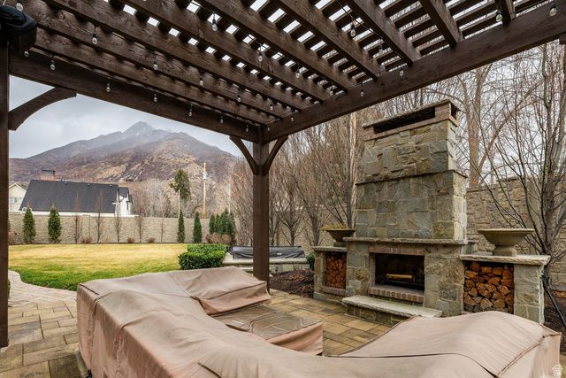 5083 S CLARENDEN PL, Holladay, UT 84117