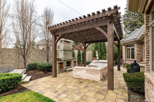 5083 S CLARENDEN PL, Holladay, UT 84117