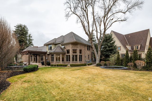 5083 S CLARENDEN PL, Holladay, UT 84117