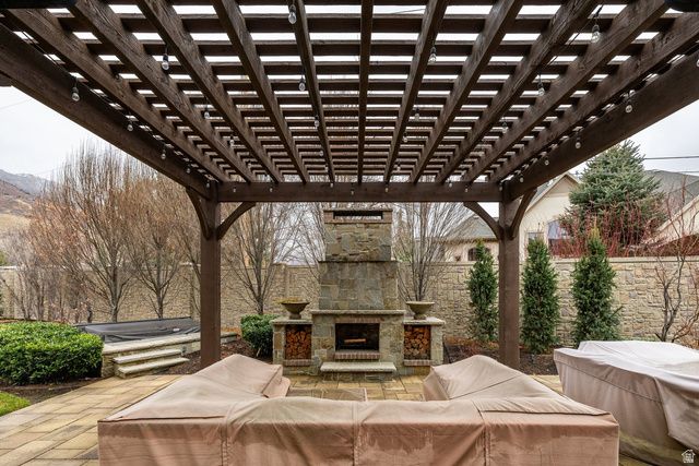 5083 S CLARENDEN PL, Holladay, UT 84117