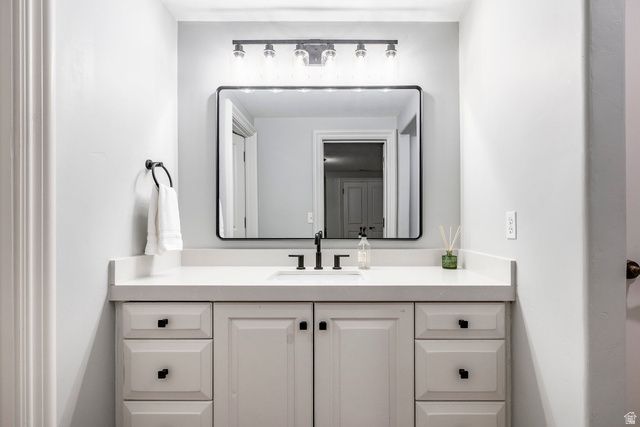 5083 S CLARENDEN PL, Holladay, UT 84117