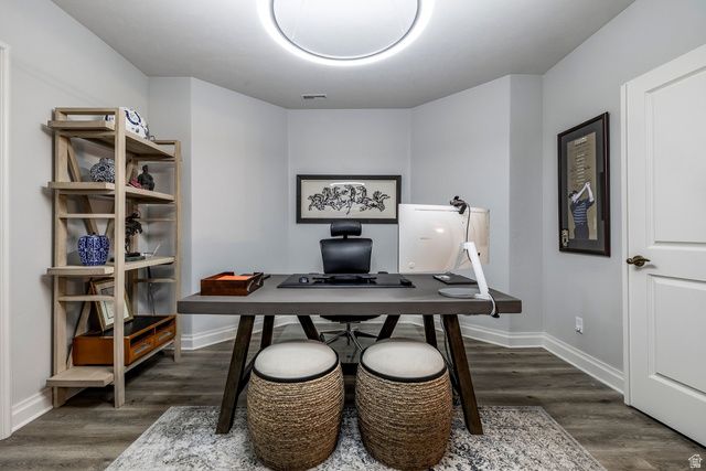 5083 S CLARENDEN PL, Holladay, UT 84117