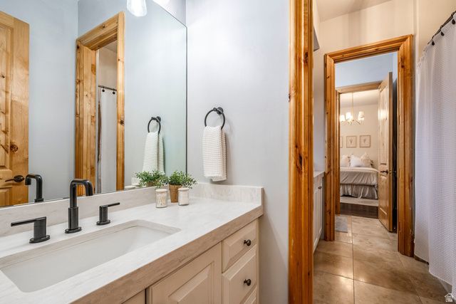 5083 S CLARENDEN PL, Holladay, UT 84117