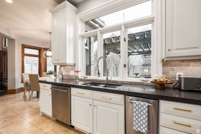 5083 S CLARENDEN PL, Holladay, UT 84117