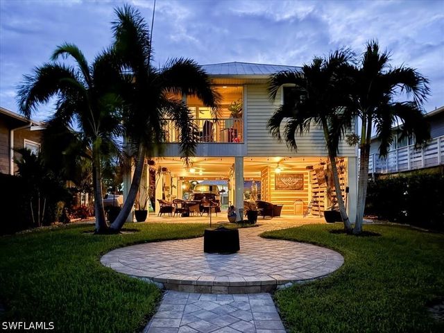 24550 Redfish ST, Bonita Springs, FL 34134