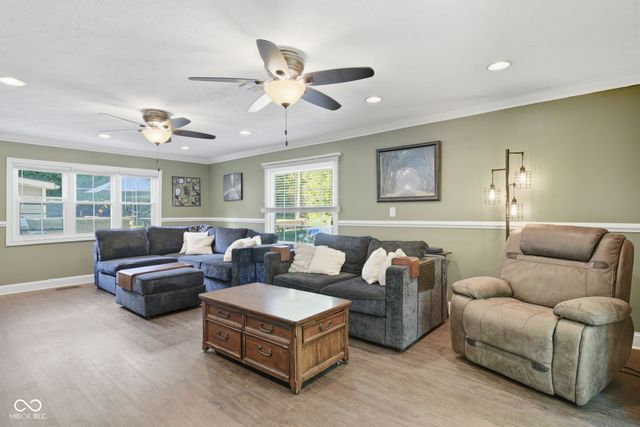 15412 Southeastern Parkway, Fishers, IN 46037