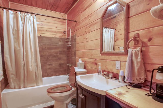 10665 S 1275 Road, Stockton, MO 65785