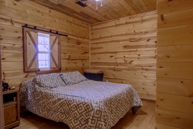 10665 S 1275 Road, Stockton, MO 65785