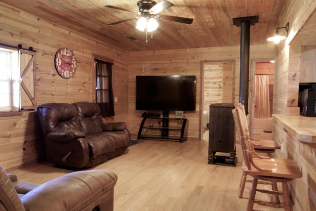 10665 S 1275 Road, Stockton, MO 65785