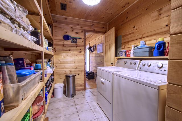 10665 S 1275 Road, Stockton, MO 65785