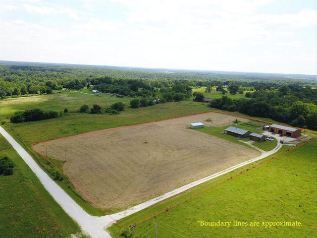 10665 S 1275 Road, Stockton, MO 65785