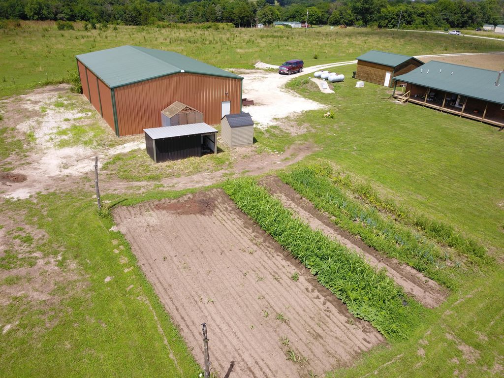 10665 S 1275 Road, Stockton, MO 65785