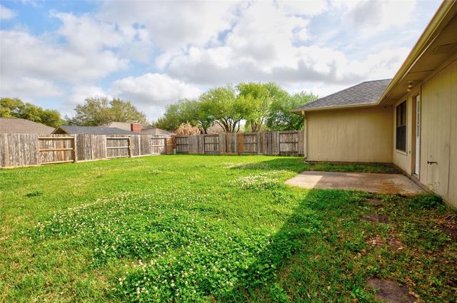 3065 County Road 855c, Alvin, TX 77511