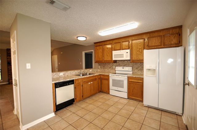 3065 County Road 855c, Alvin, TX 77511