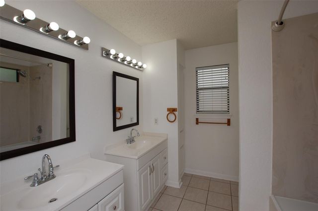 3065 County Road 855c, Alvin, TX 77511