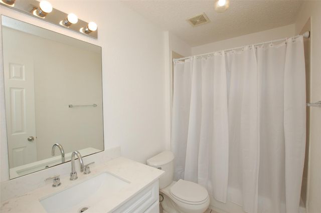 3065 County Road 855c, Alvin, TX 77511