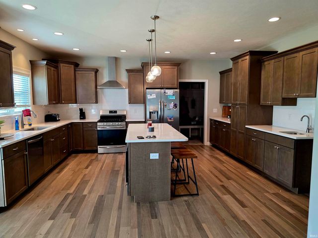 1049 Chesapeake Cove Drive, Lafayette, IN 47909