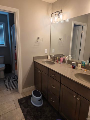 1049 Chesapeake Cove Drive, Lafayette, IN 47909